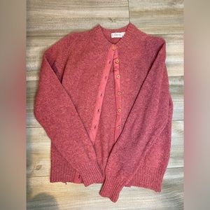 Vintage, Women’s Orvis 100% Shetland Wool button up sweater in Pink